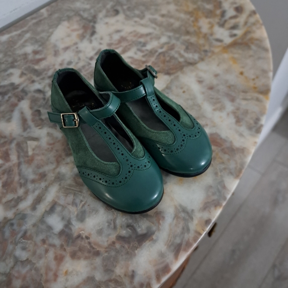 Luccini Kids Girls Green Dress Shoes Size 23 (US 7) New Unboxed - Picture 1 of 1